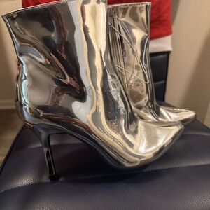 👢 NWT A New Day Silver Metallic High Heel Booties 👢